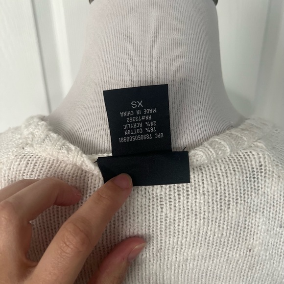 Lightweight White & Navy Striped Sweater (XS) - Picture 9 of 12